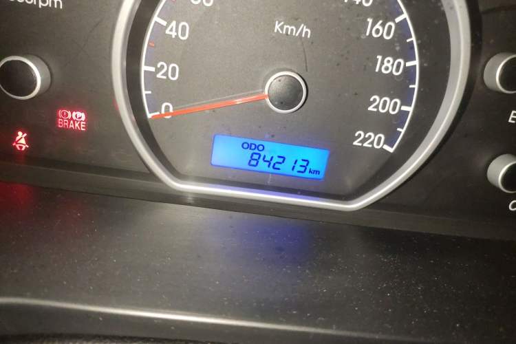 Used Hyundai Celesta 2011 1.6L Manual Comfort Edition Odometer Close Up
