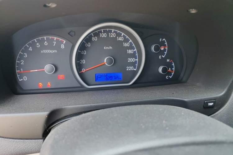 Used Hyundai Celesta 2011 1.6L Automatic Comfort Edition Odometer Close Up