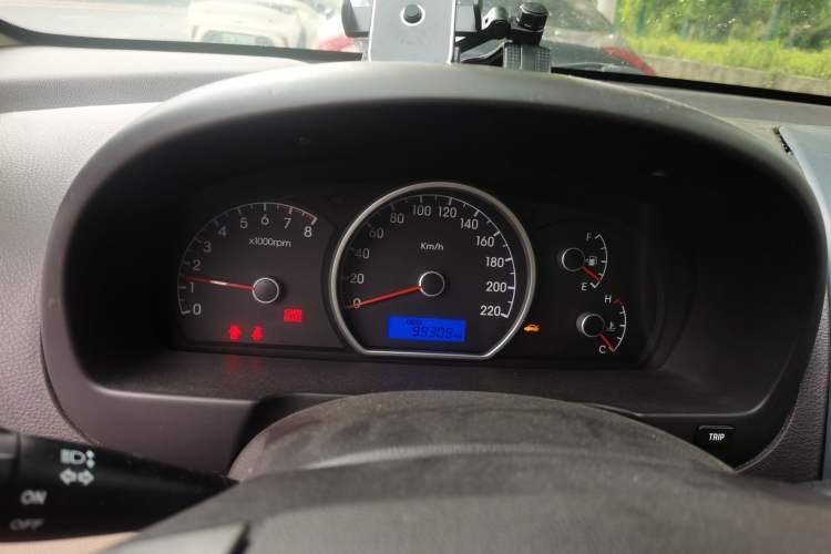 Used Hyundai Celesta 2011 1.6L Manual Comfort Edition Odometer Close Up