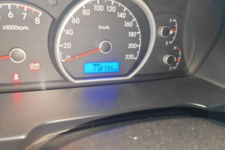 Used Hyundai Celesta 2011 1.6L Manual Comfort Edition Odometer Close Up