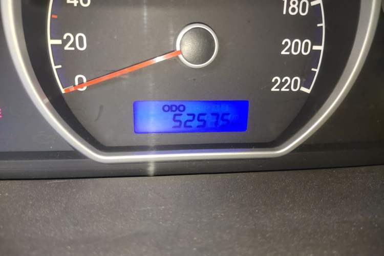 Used Hyundai Celesta 2011 1.6L Manual Comfort Edition Odometer Close Up