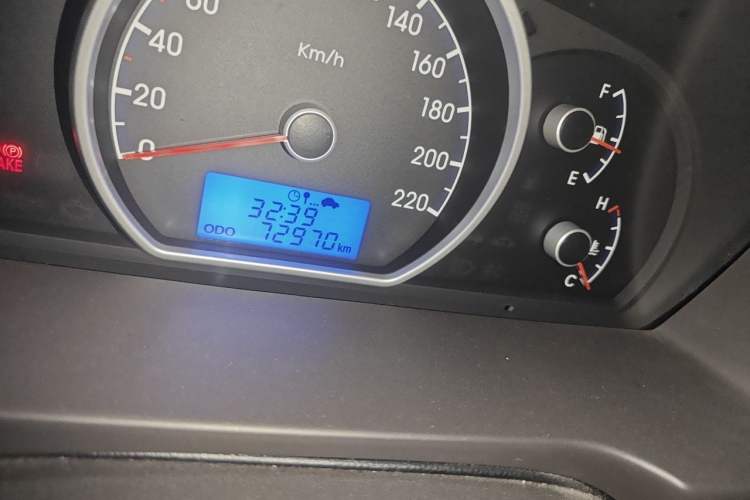 Used Hyundai Celesta 2011 1.6L Manual Luxury Model Odometer Close Up