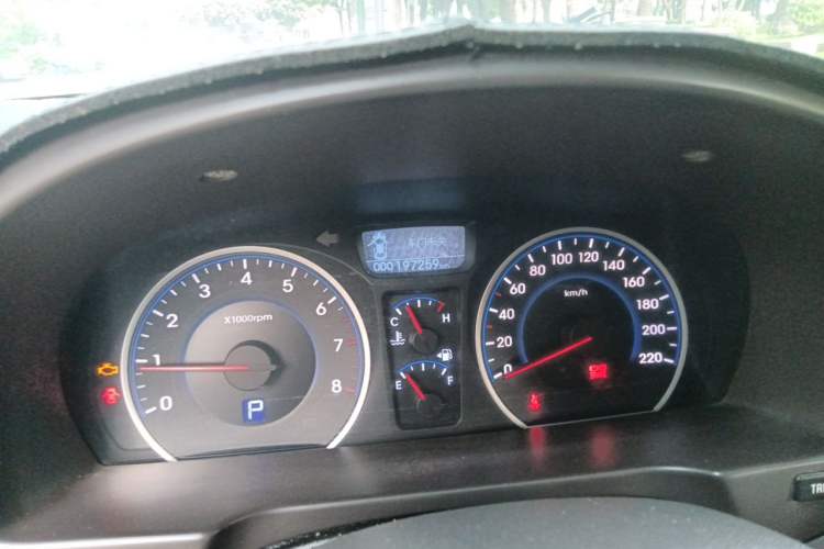 Used Hyundai Celesta 2011 1.6L Automatic Luxury Version Odometer Close Up