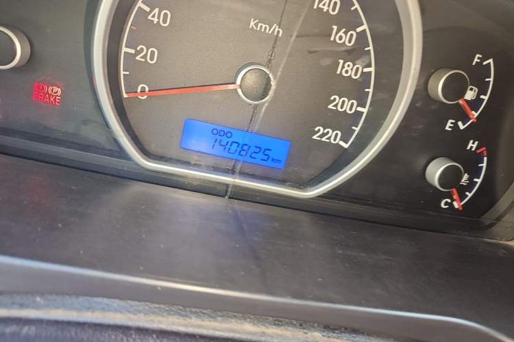 Used Hyundai Celesta 2011 1.6L Manual Comfort Edition Odometer Close Up