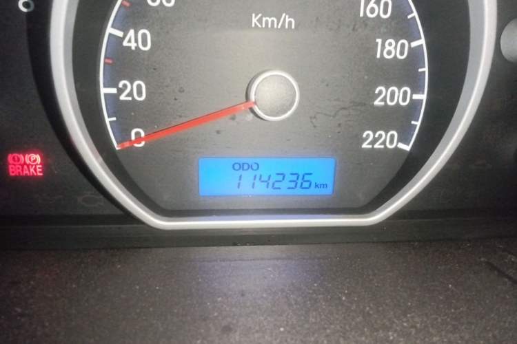 Used Hyundai Celesta 2011 1.6L Manual Comfort Edition Odometer Close Up