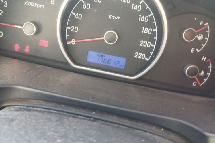 Used Hyundai Celesta 2011 1.6L Manual Comfort Edition Odometer Close Up