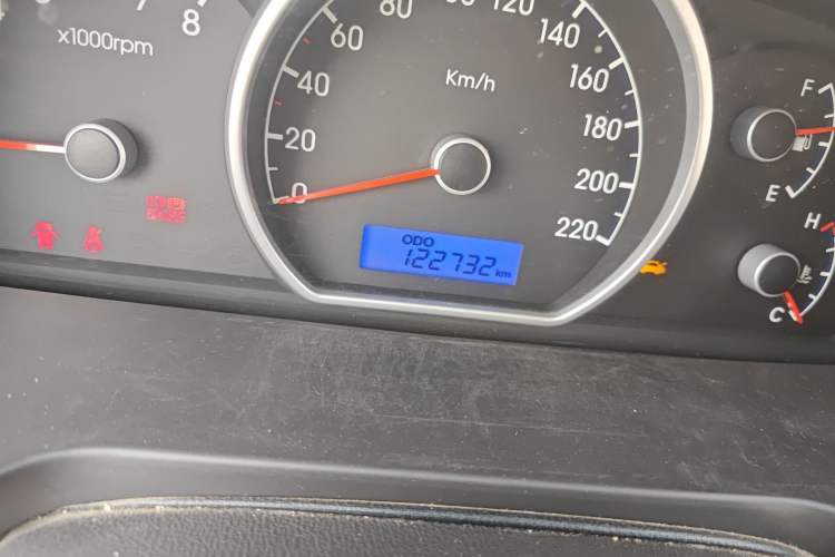 Used Hyundai Celesta 2011 1.6L Manual Comfort Edition Odometer Close Up