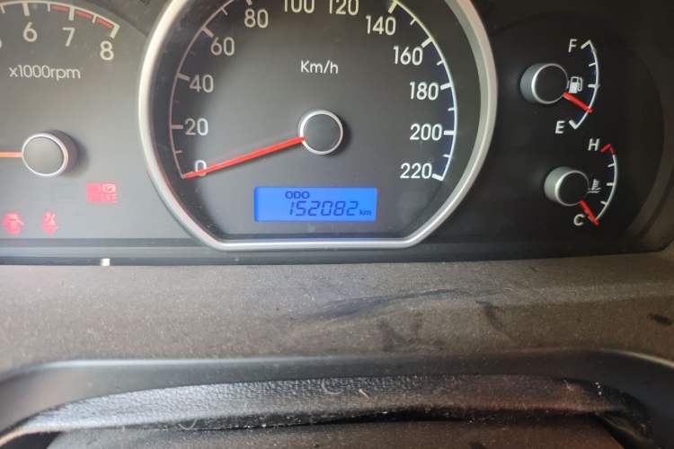 Used Hyundai Celesta 2011 1.6L Manual Comfort Edition Odometer Close Up