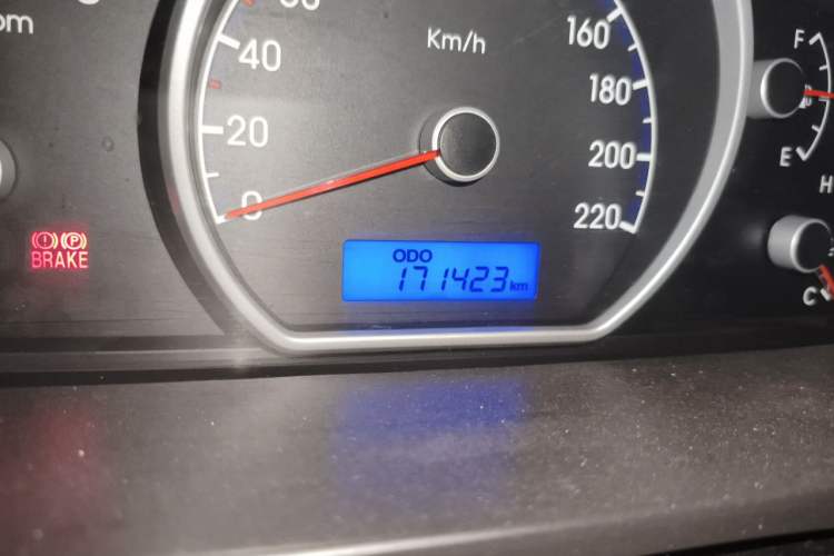 Used Hyundai Celesta 2011 1.6L Manual Comfort Edition Odometer Close Up