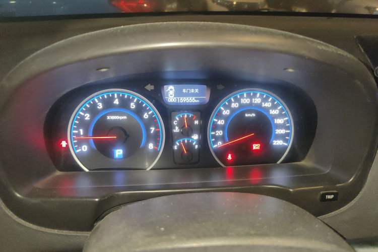 Used Hyundai Celesta 2011 1.6L Automatic Luxury Version Odometer Close Up