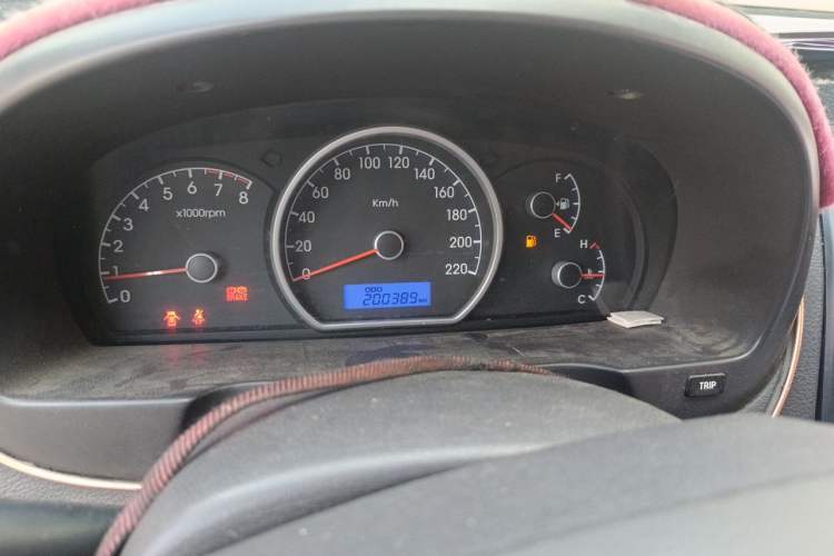 Used Hyundai Celesta 2011 1.6L Manual Comfort Edition Odometer Close Up