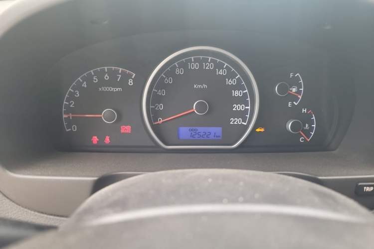Used Hyundai Celesta 2011 1.6L Manual Comfort Edition Odometer Close Up