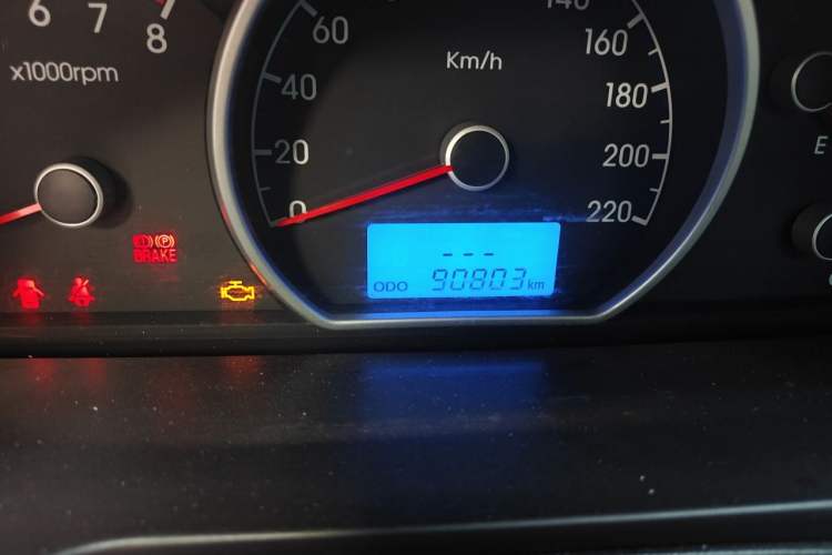 Used Hyundai Celesta 2011 1.6L Manual Luxury Model Odometer Close Up
