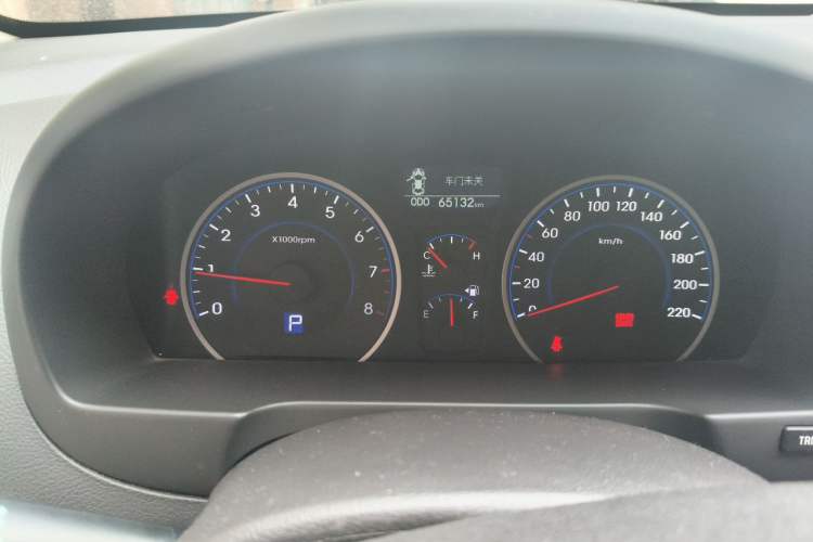 Used Hyundai Celesta 2011 1.6L Automatic Luxury Version Odometer Close Up