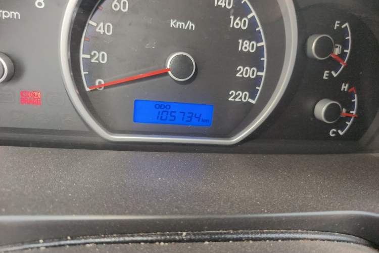 Used Hyundai Celesta 2011 1.6L Manual Comfort Edition Odometer Close Up