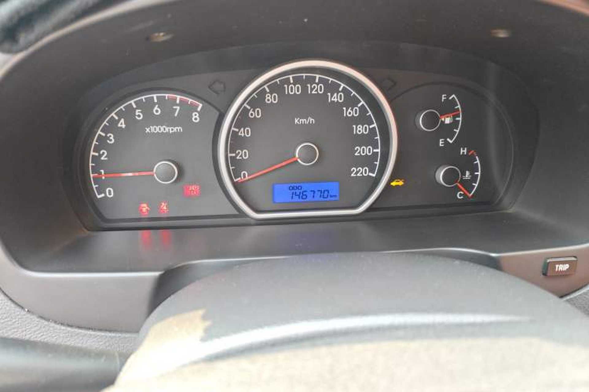 Used Hyundai Celesta 2011 1.6L Manual Comfort Edition Odometer Close Up