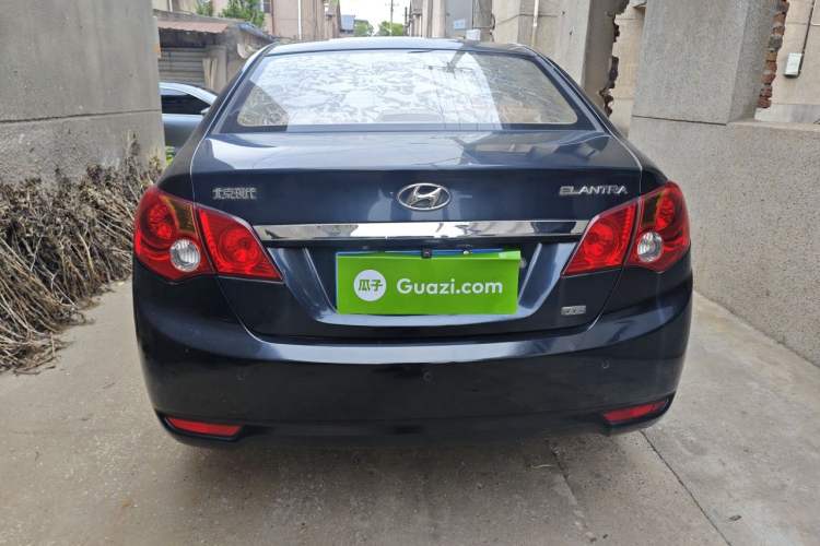 Used Hyundai Celesta 2011 1.6L Manual Luxury Model Rear