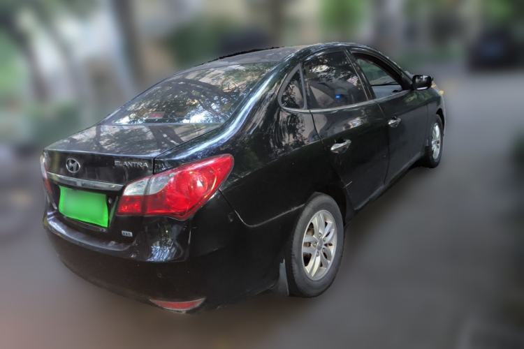 Used Hyundai Celesta 2011 1.6L Manual Luxury Model Rear Right 45 Deg