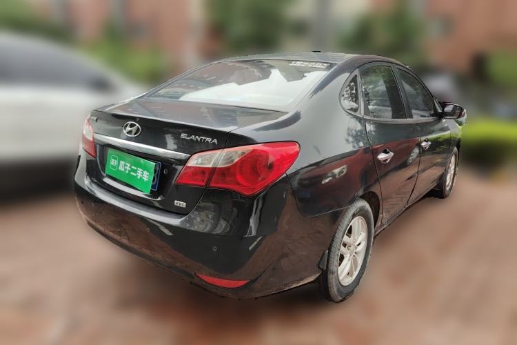 Used Hyundai Celesta 2011 1.6L Manual Luxury Model Rear Right 45 Deg