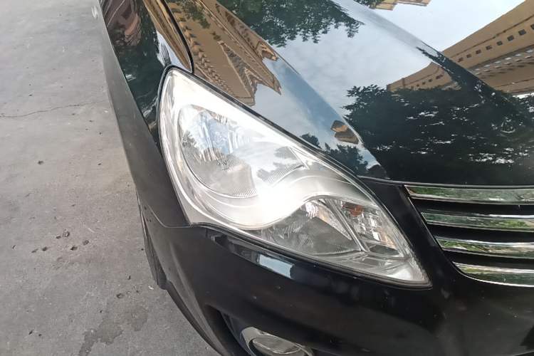 Used Hyundai Celesta 2011 1.6L Automatic Comfort Edition Right Front Headlight
