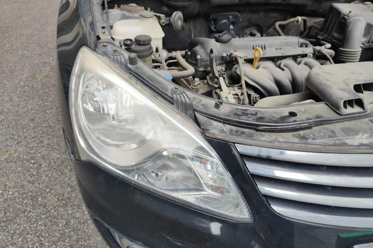Used Hyundai Celesta 2011 1.6L Manual Comfort Edition Right Front Headlight