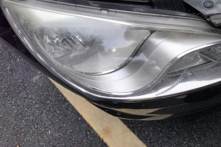 Used Hyundai Celesta 2011 1.6L Manual Luxury Model Right Front Headlight