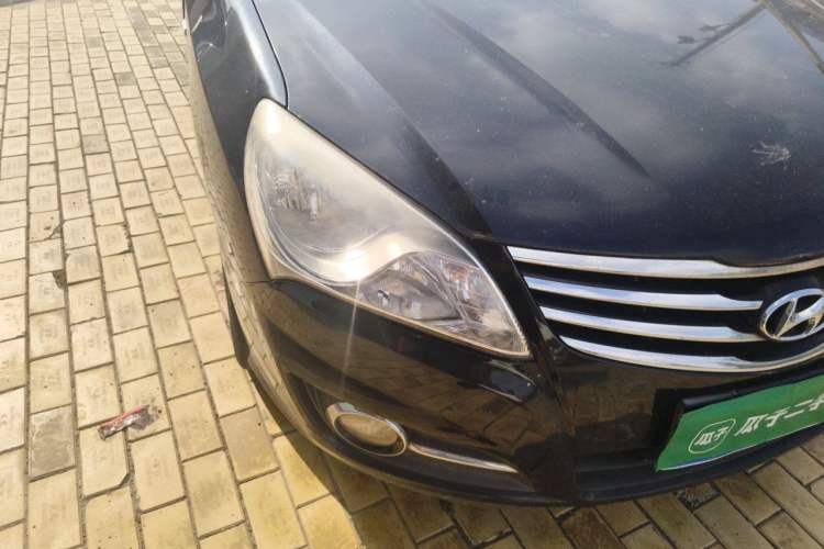Used Hyundai Celesta 2011 1.6L Manual Comfort Edition Right Front Headlight