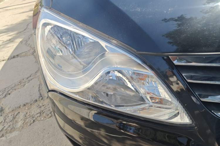 Used Hyundai Celesta 2011 1.6L Automatic Luxury Version Right Front Headlight
