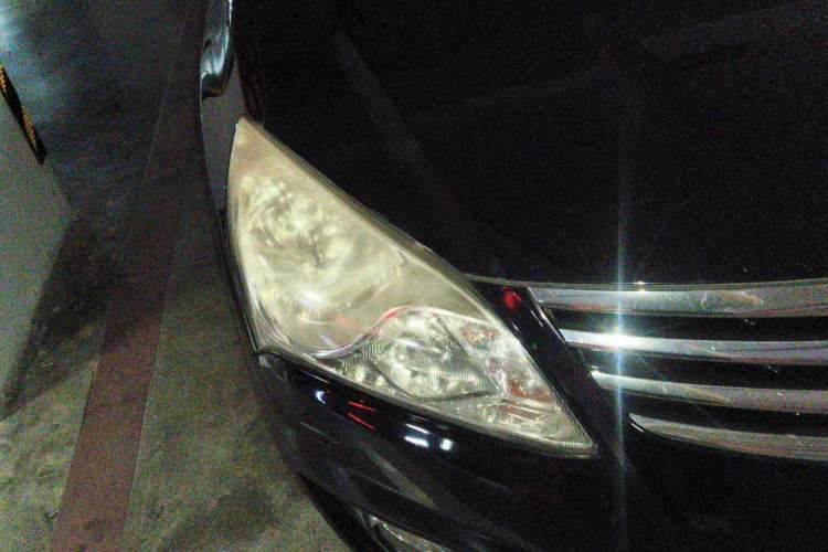 Used Hyundai Celesta 2011 1.6L Manual Comfort Edition Right Front Headlight