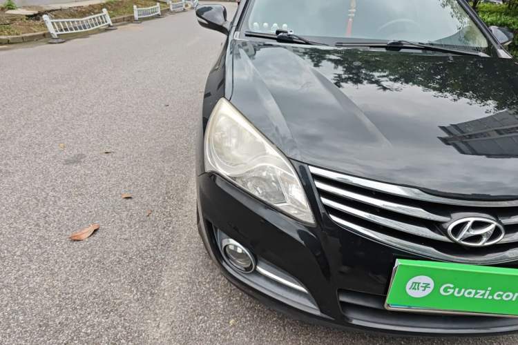 Used Hyundai Celesta 2011 1.6L Manual Luxury Model Right Front Headlight