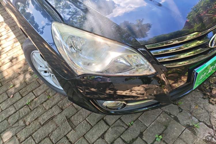 Used Hyundai Celesta 2011 1.6L Manual Comfort Edition Right Front Headlight