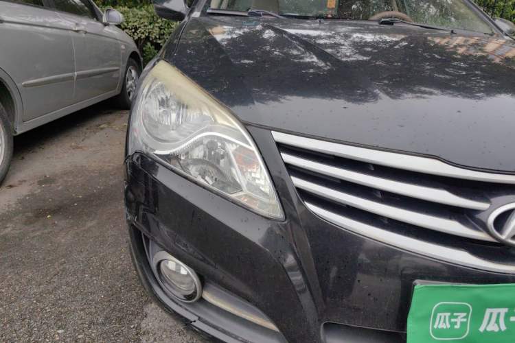 Used Hyundai Celesta 2011 1.6L Automatic Comfort Edition Right Front Headlight