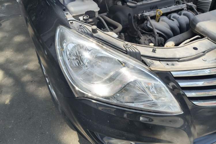 Used Hyundai Celesta 2011 1.6L Automatic Comfort Edition Right Front Headlight