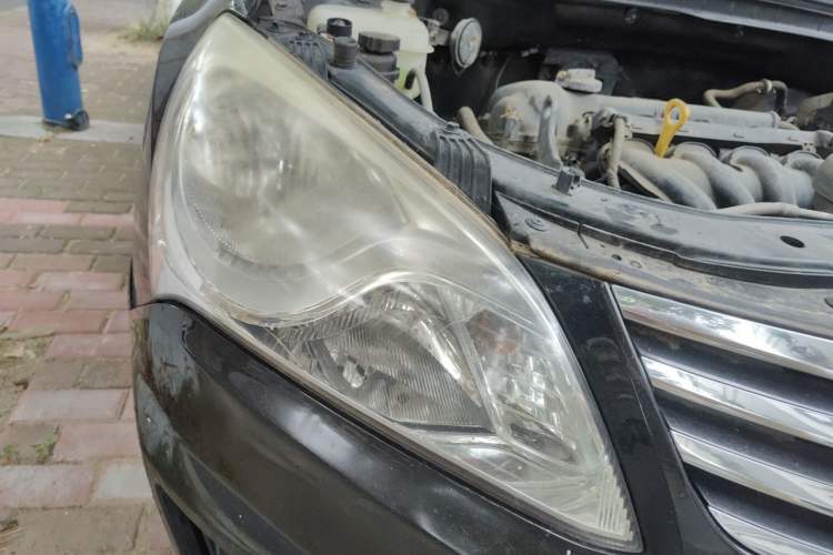 Used Hyundai Celesta 2011 1.6L Automatic Comfort Edition Right Front Headlight