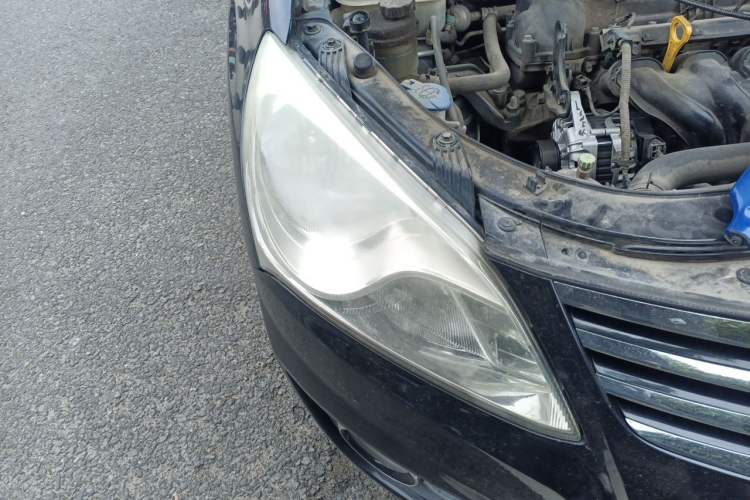 Used Hyundai Celesta 2011 1.6L Manual Comfort Edition Right Front Headlight