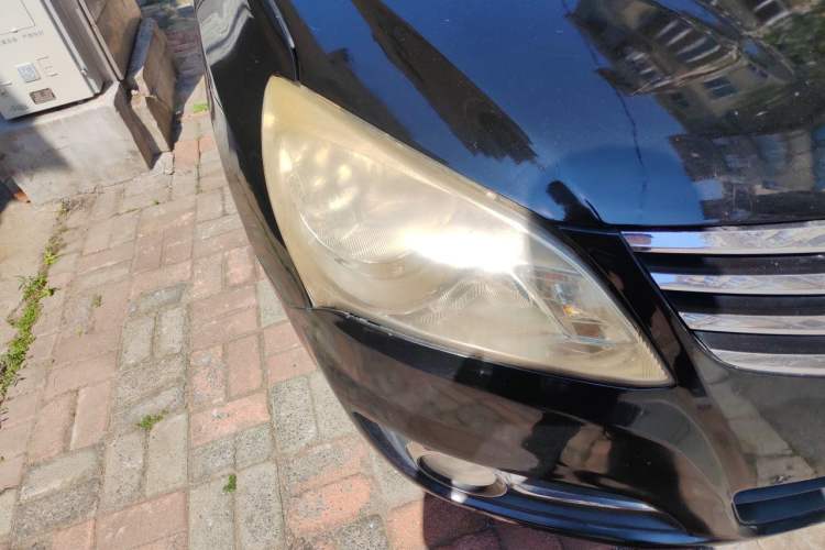 Used Hyundai Celesta 2011 1.6L Automatic Comfort Edition Right Front Headlight