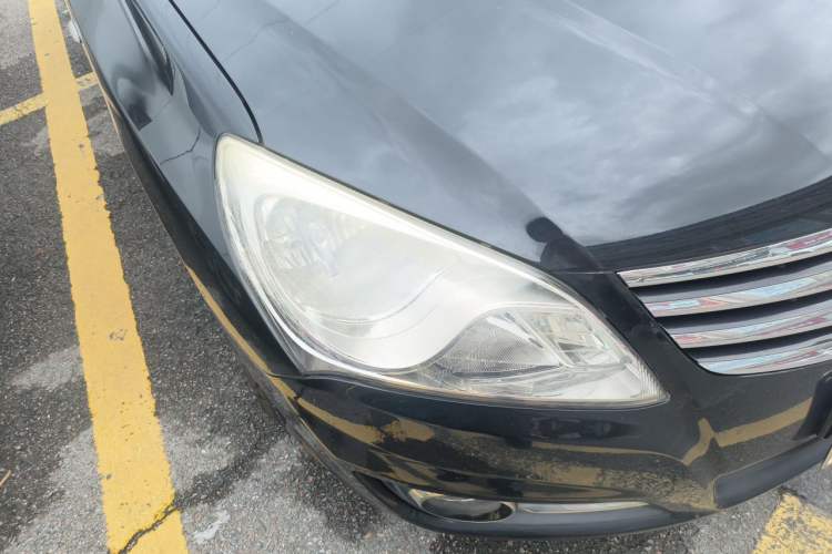 Used Hyundai Celesta 2011 1.6L Automatic Comfort Edition Right Front Headlight