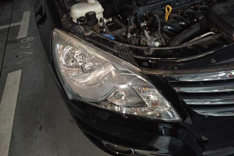 Used Hyundai Celesta 2011 1.6L Manual Luxury Model Right Front Headlight