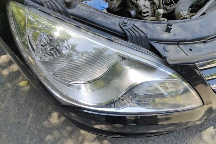 Used Hyundai Celesta 2011 1.6L Automatic Comfort Edition Right Front Headlight