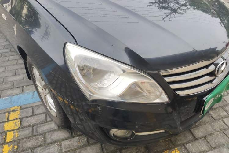 Used Hyundai Celesta 2011 1.6L Manual Comfort Edition Right Front Headlight