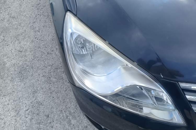 Used Hyundai Celesta 2011 1.6L Automatic Comfort Edition Right Front Headlight