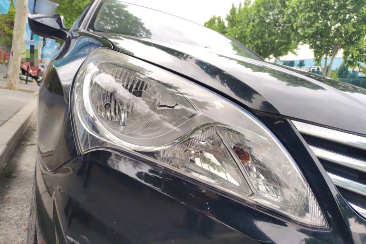 Used Hyundai Celesta 2011 1.6L Manual Comfort Edition Right Front Headlight
