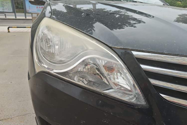 Used Hyundai Celesta 2011 1.6L Manual Luxury Model Right Front Headlight