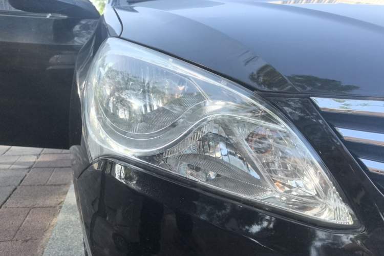 Used Hyundai Celesta 2011 1.6L Manual Comfort Edition Right Front Headlight