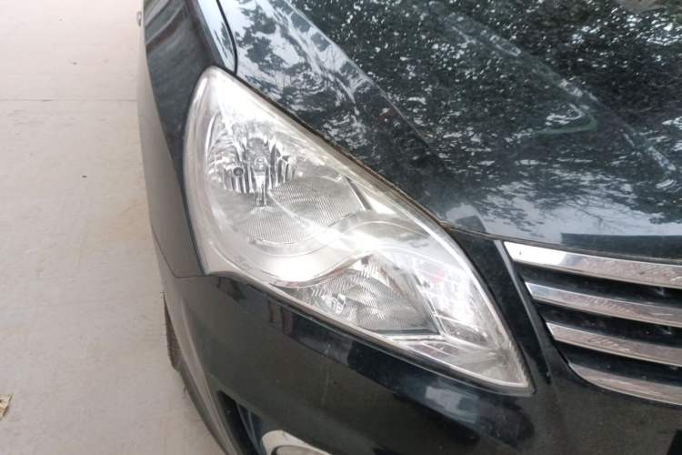 Used Hyundai Celesta 2011 1.6L Manual Comfort Edition Right Front Headlight