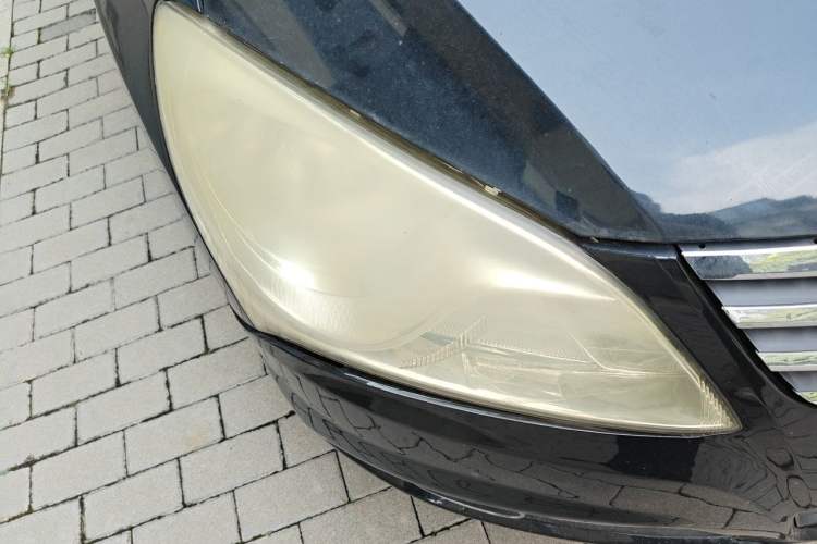 Used Hyundai Celesta 2011 1.6L Manual Luxury Model Right Front Headlight
