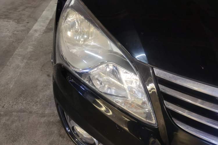 Used Hyundai Celesta 2011 1.6L Manual Comfort Edition Right Front Headlight