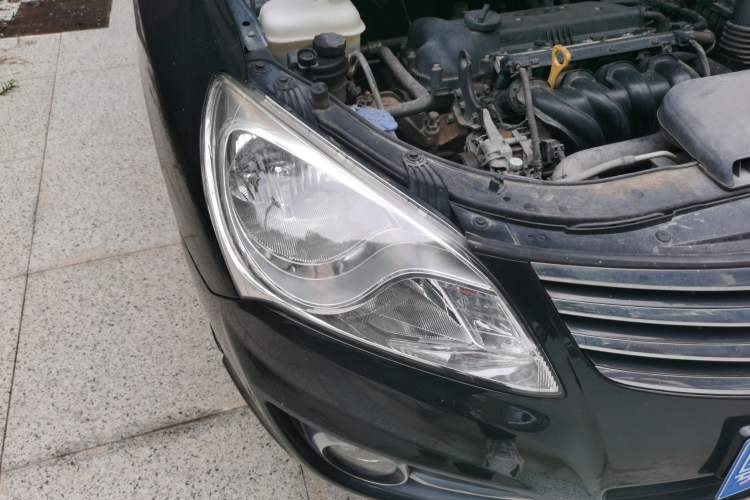 Used Hyundai Celesta 2011 1.6L Manual Comfort Edition Right Front Headlight