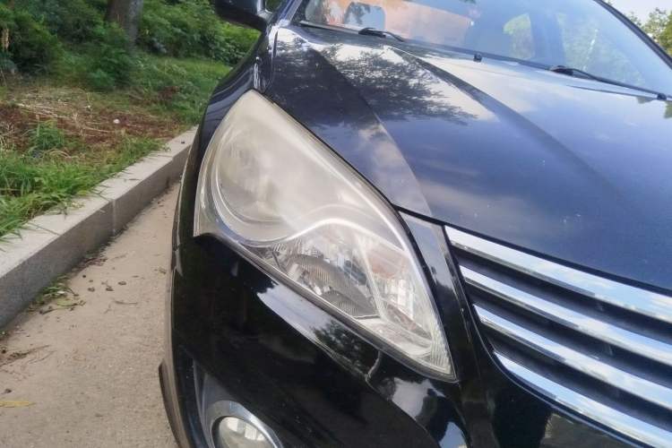 Used Hyundai Celesta 2011 1.6L Manual Comfort Edition Right Front Headlight