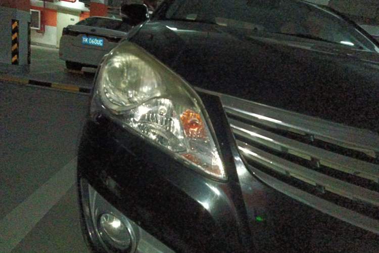 Used Hyundai Celesta 2011 1.6L Manual Luxury Model Right Front Headlight